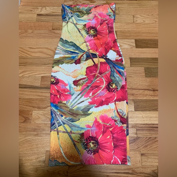 Floral strapless bodycon dress. - Picture 2 of 2